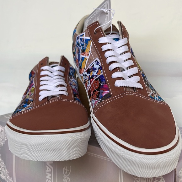 Vans Men’s Old Skool
Disney 100 Scrapbook Multi
VN0005UFBMB
Sneakers - Picture 6 of 16